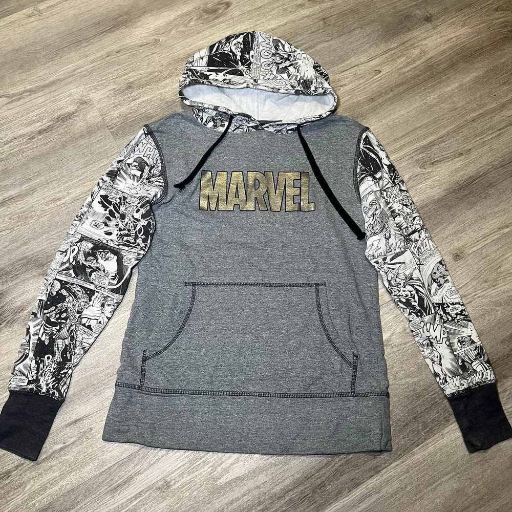 Universal‎ Studios marvel sweater hoodie size small